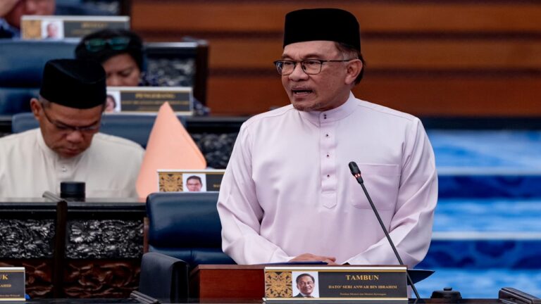 Bajet 2024 Anwar Umum Skim Gaji Sedang Dikaji Kakitangan Awam Terima   Anwar Ibrahim Parlimen Bajet 2024 768x432 